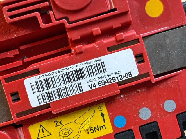 bontott BMW X1 Pozitív Kábel Elosztó