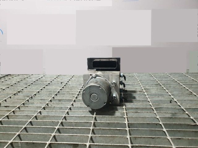 bontott BMW X1 ABS Kocka