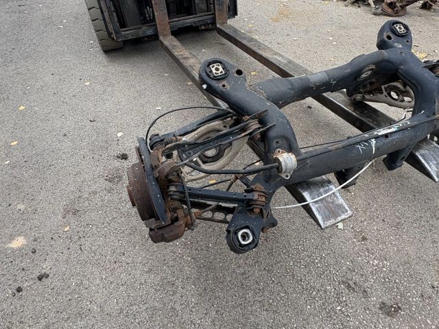 bontott BMW X1 Hátsó Futómű (Részeivel)