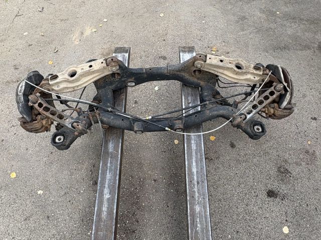 bontott BMW X1 Hátsó Futómű (Részeivel)
