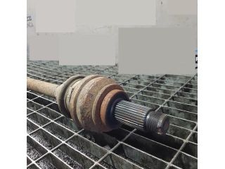 bontott BMW X1 Jobb hátsó Féltengely