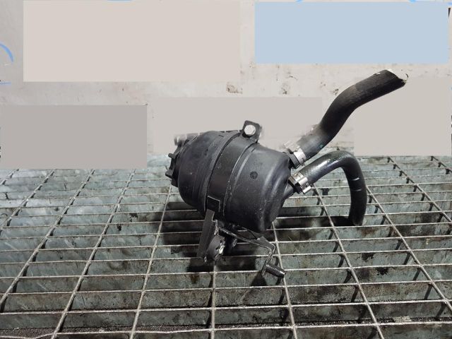 bontott BMW X1 Szervóolaj Tartály