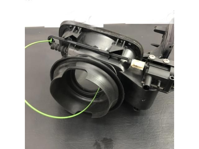 bontott BMW X1 Tankajtó