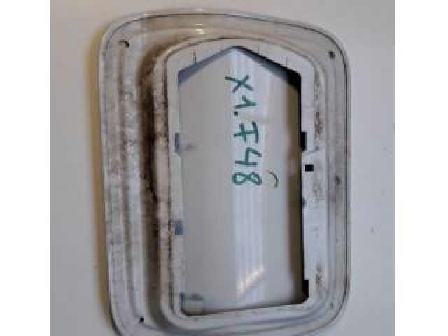 bontott BMW X1 Tankajtó