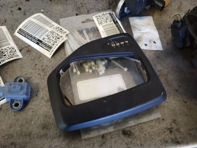 bontott BMW X1 Váltókar Keret