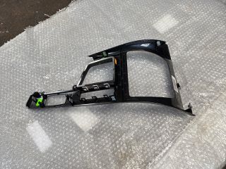 bontott BMW X1 Váltószoknya Rögzítő Keret