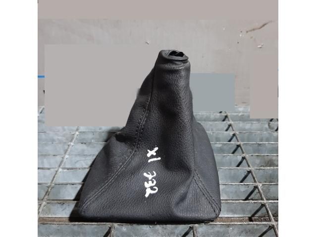 bontott BMW X1 Váltószoknya