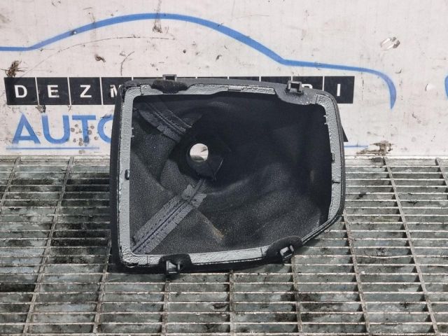 bontott BMW X1 Váltószoknya