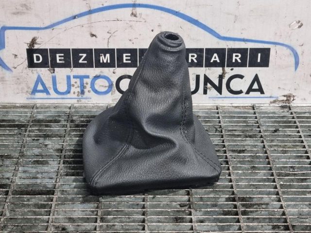 bontott BMW X1 Váltószoknya