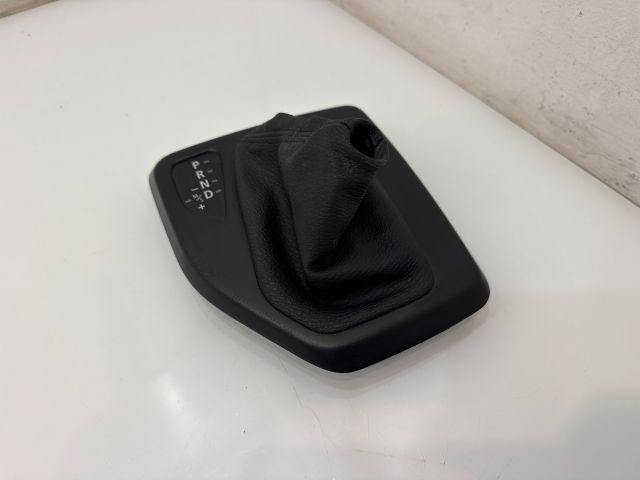 bontott BMW X1 Váltószoknya