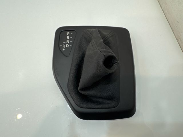 bontott BMW X1 Váltószoknya