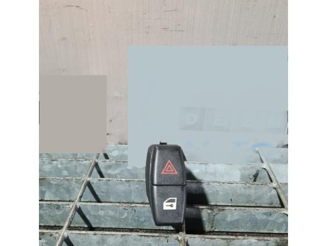 bontott BMW X1 Vészvillogó Kapcsoló