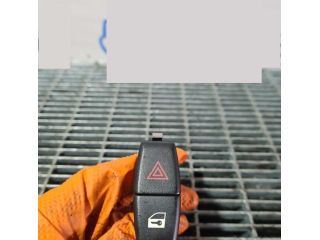 bontott BMW X1 Vészvillogó Kapcsoló