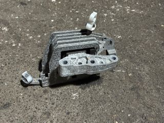 bontott BMW X1 Motor Tartó Bak (Fém)