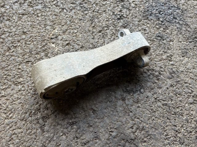 bontott BMW X1 Motor Tartó Bak (Pozíciófüggetlen)