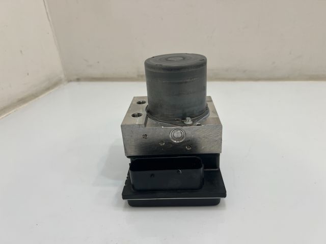 bontott BMW X1 ABS Kocka