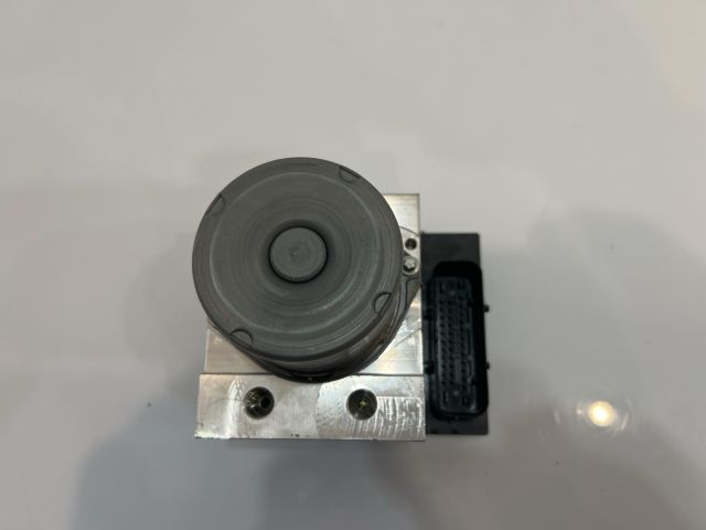 bontott BMW X1 ABS Kocka