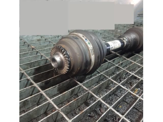 bontott BMW X1 Bal Féltengely