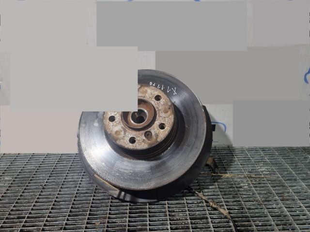 bontott BMW X1 Jobb első Csonkállvány