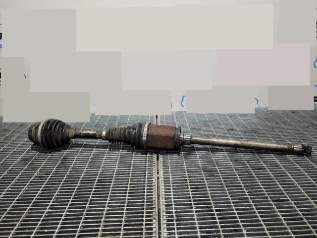 bontott BMW X1 Jobb Féltengely