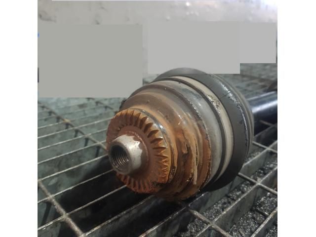 bontott BMW X1 Jobb Féltengely