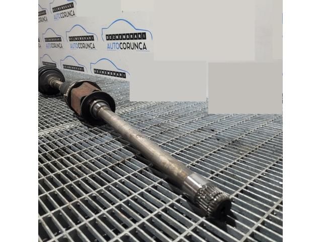 bontott BMW X1 Jobb Féltengely