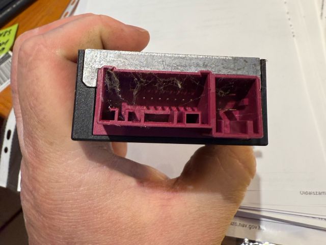 bontott BMW X1 Üzemanyag Szivattyú Relé