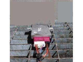 bontott BMW X1 Üzemanyag Szivattyú Relé