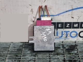 bontott BMW X1 Üzemanyag Szivattyú Relé