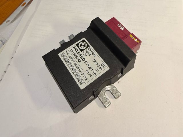 bontott BMW X1 Üzemanyag Szivattyú Relé