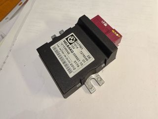 bontott BMW X1 Üzemanyag Szivattyú Relé