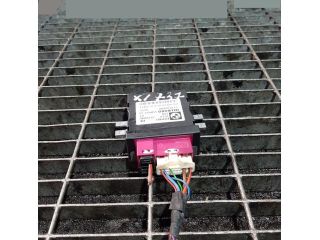 bontott BMW X1 Üzemanyag Szivattyú Relé