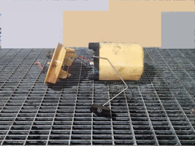 bontott BMW X1 Üzemanyag Szivattyú