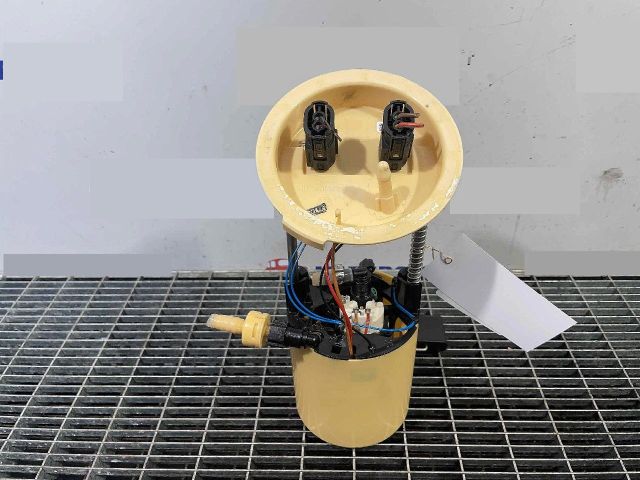 bontott BMW X1 Üzemanyag Szivattyú