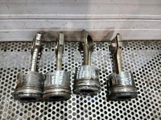 bontott BMW X1 Dugattyú