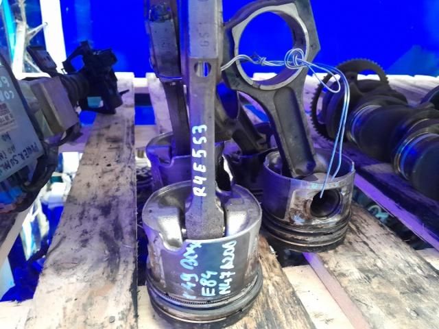 bontott BMW X1 Dugattyú