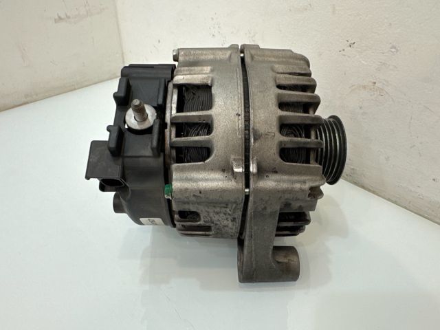 bontott BMW X1 Generátor