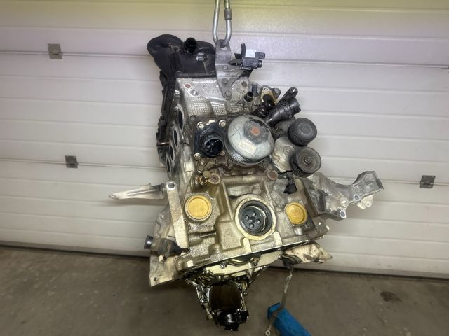 bontott BMW X1 Motorblokk (Fűzött)