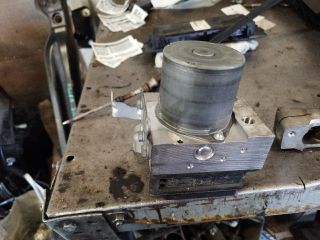 bontott BMW X1 ABS Kocka