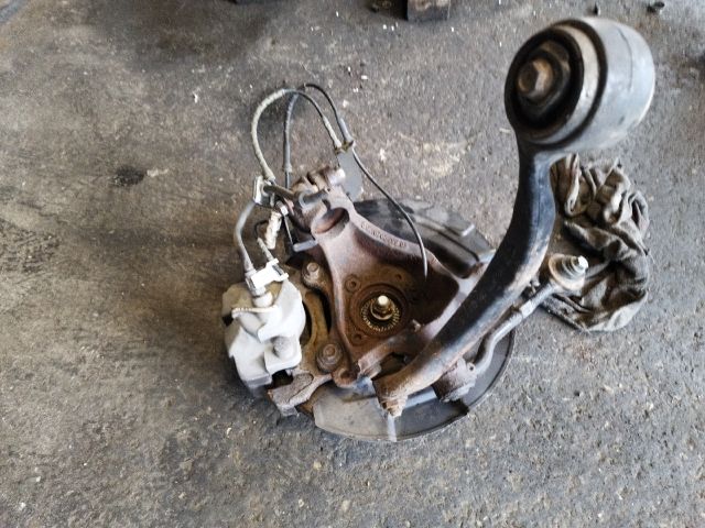 bontott BMW X1 Bal első Csonkállvány Kerékaggyal