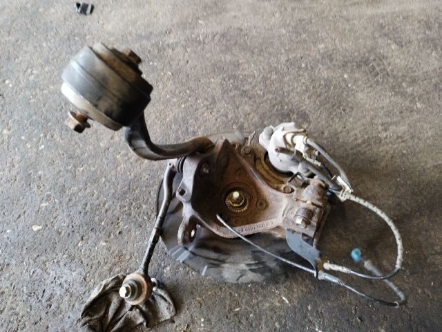 bontott BMW X1 Bal első Csonkállvány Kerékaggyal