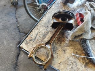 bontott BMW X1 Dugattyú és Hajtókar