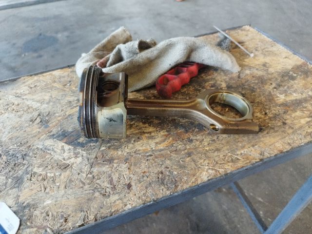 bontott BMW X1 Dugattyú és Hajtókar