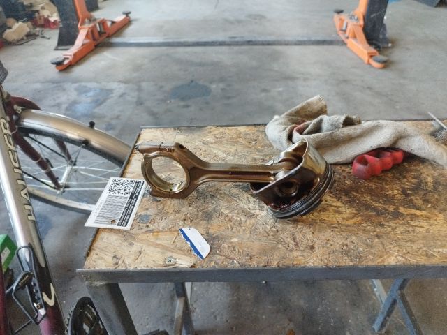 bontott BMW X1 Dugattyú és Hajtókar