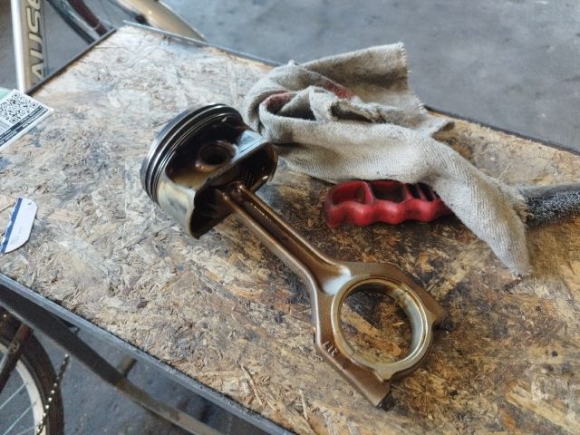 bontott BMW X1 Dugattyú és Hajtókar