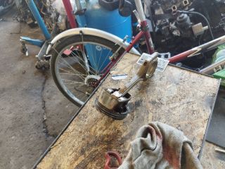 bontott BMW X1 Dugattyú és Hajtókar