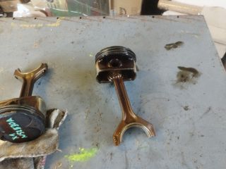 bontott BMW X1 Dugattyú