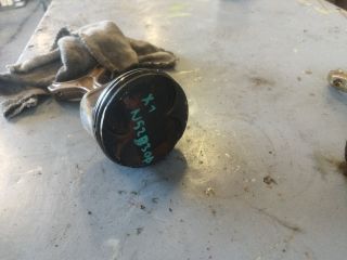 bontott BMW X1 Dugattyú