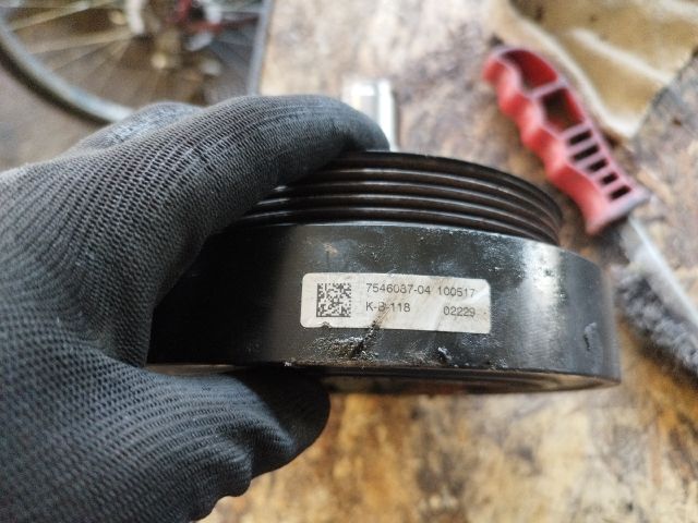 bontott BMW X1 Főtengely Szíjtárcsa