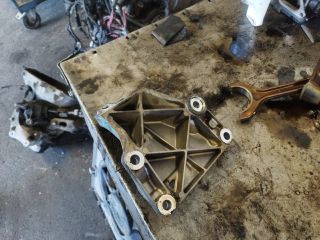 bontott BMW X1 Motor Tartó Bak Bal